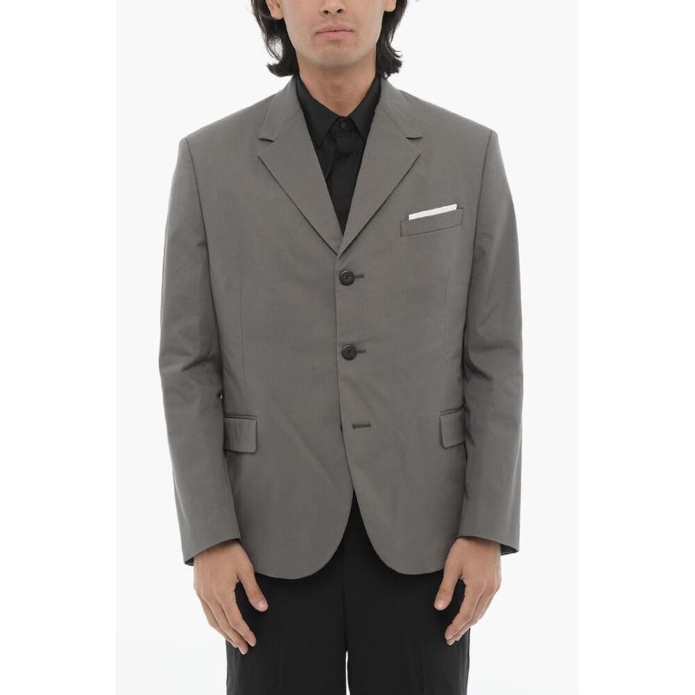 2-Button Jacket with Two Vents, Classic Lapel and Flap Pocket